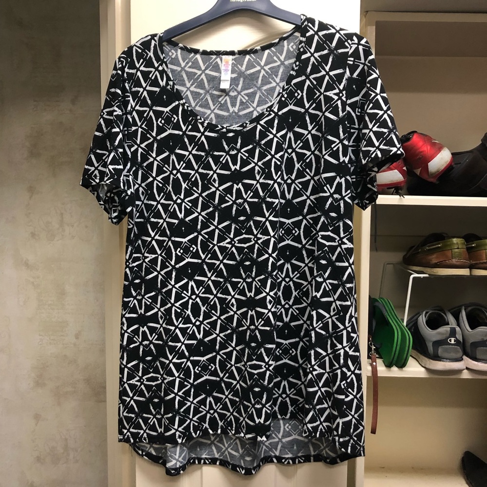 Lularoe Classic Tee